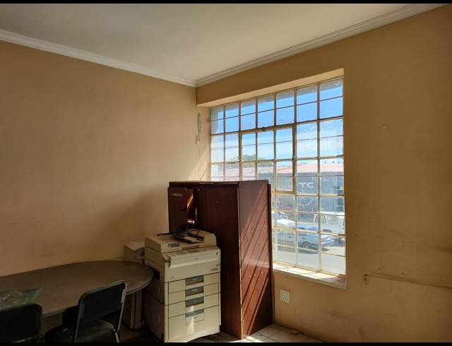 1,000M² WAREHOUSE TO LET IN KRUGERSDORP CENTRAL
